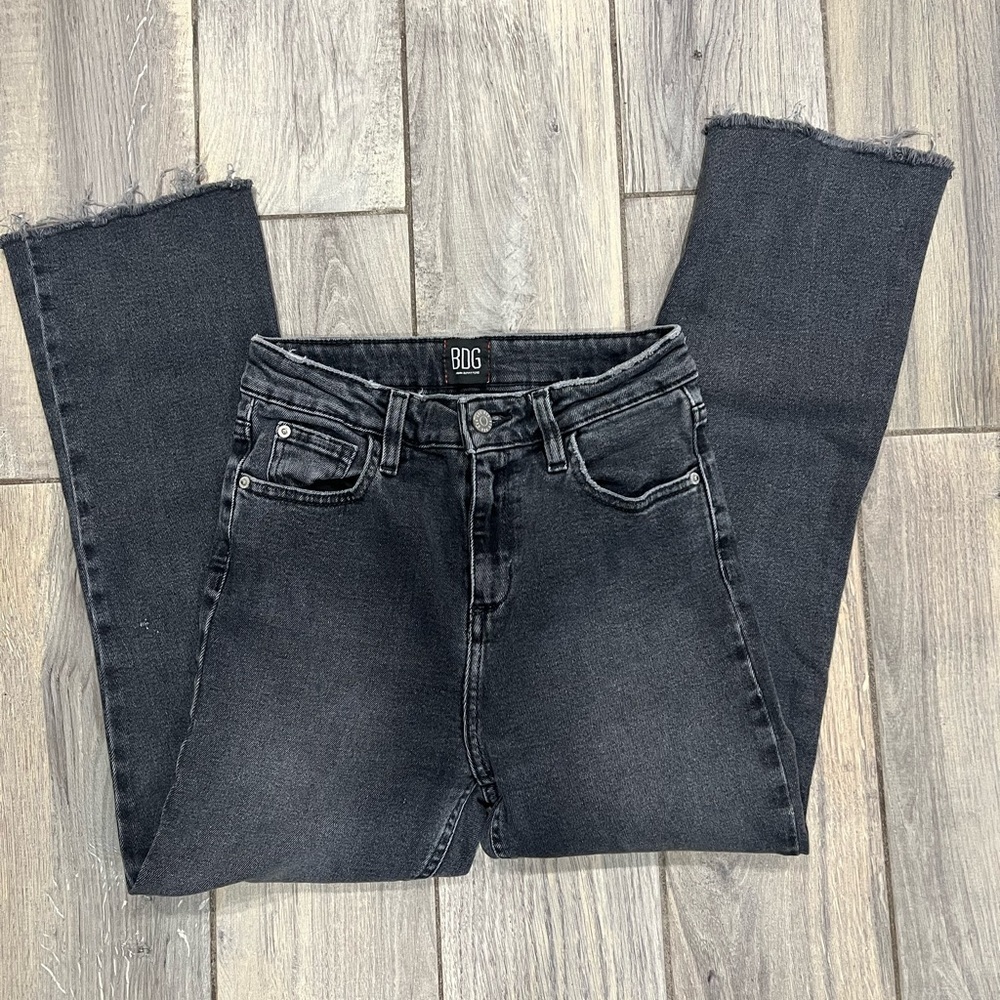 BDG Women's Dark Gray Black Kick Flare High Rise Cropped Jeans Size 26 Stylish - Picture 1 of 4